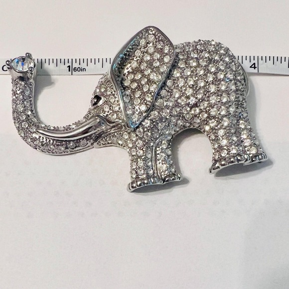 Vintage Figural Elephant Brooch‎ Pin 4" Trunk Up Rhinestones Silver Tone Safari - Picture 6 of 8